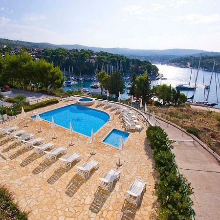 Apartment Milna - With Swimming Pool & Amazing Seaviews, Above Bijaka Beach 外观 照片