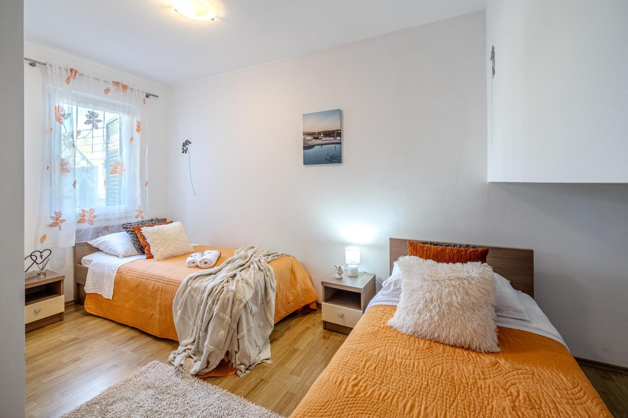 Apartment Milna - With Swimming Pool & Amazing Seaviews, Above Bijaka Beach 外观 照片
