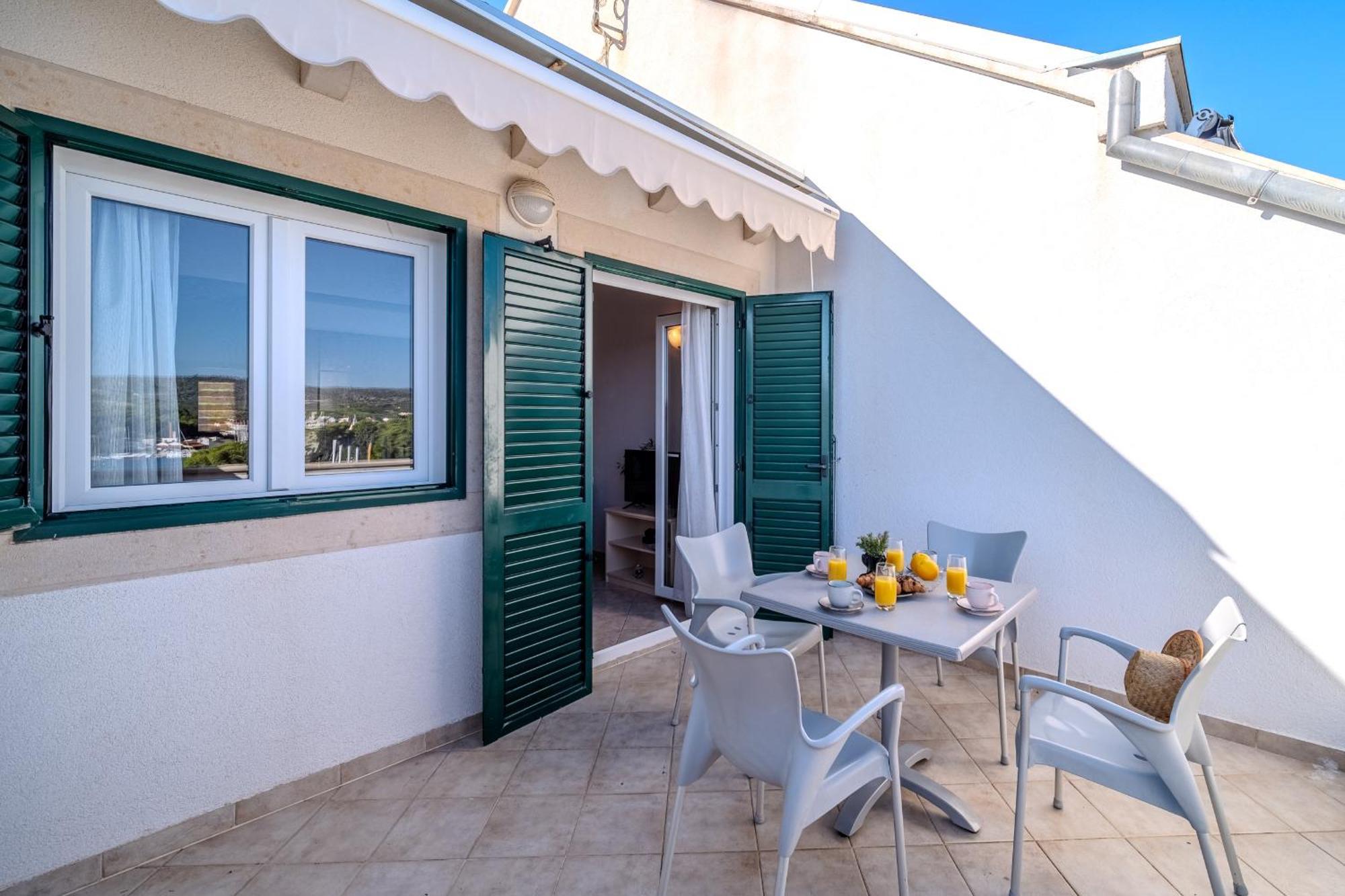 Apartment Milna - With Swimming Pool & Amazing Seaviews, Above Bijaka Beach 外观 照片