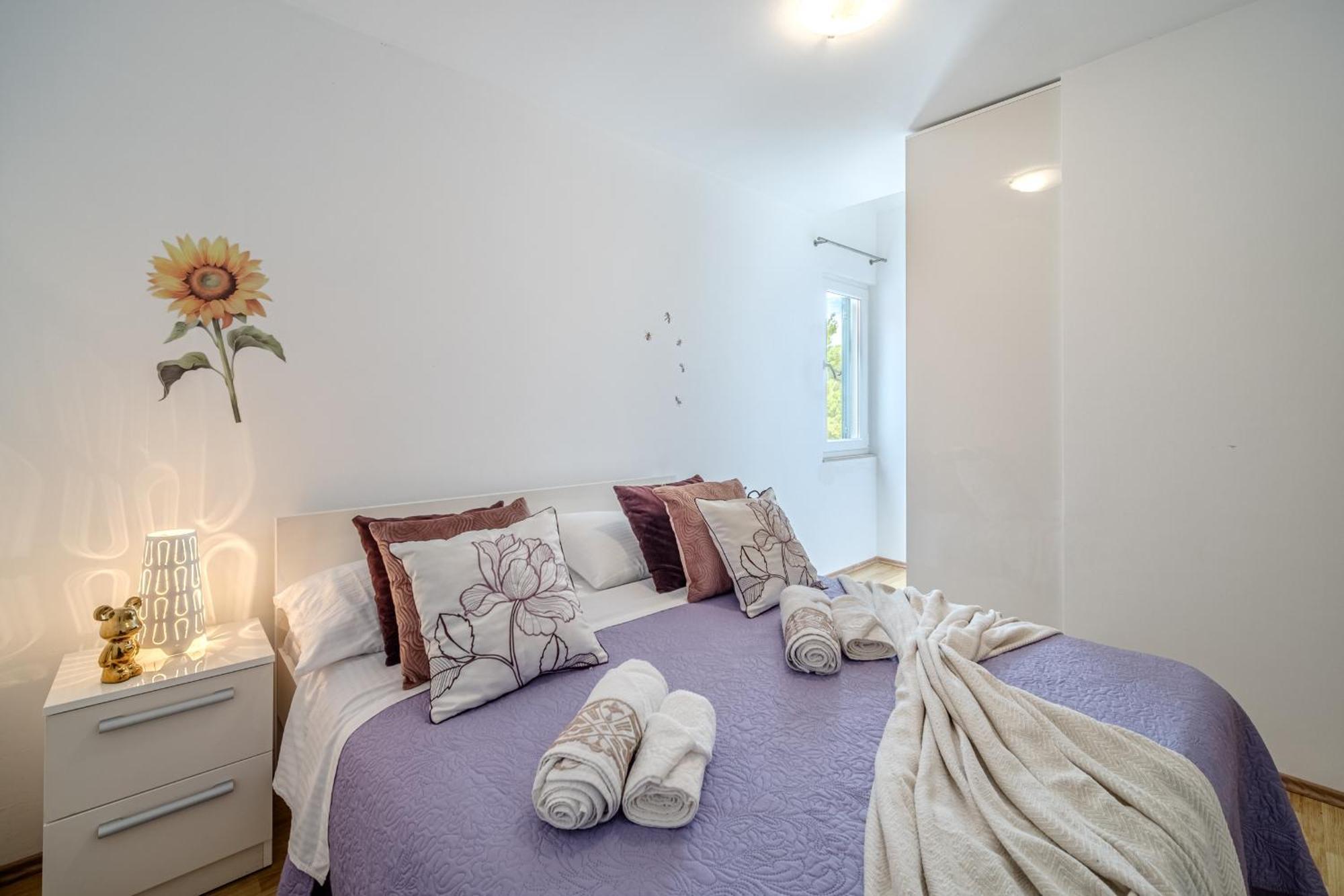 Apartment Milna - With Swimming Pool & Amazing Seaviews, Above Bijaka Beach 外观 照片