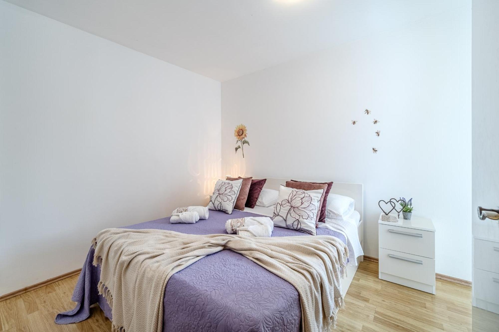 Apartment Milna - With Swimming Pool & Amazing Seaviews, Above Bijaka Beach 外观 照片