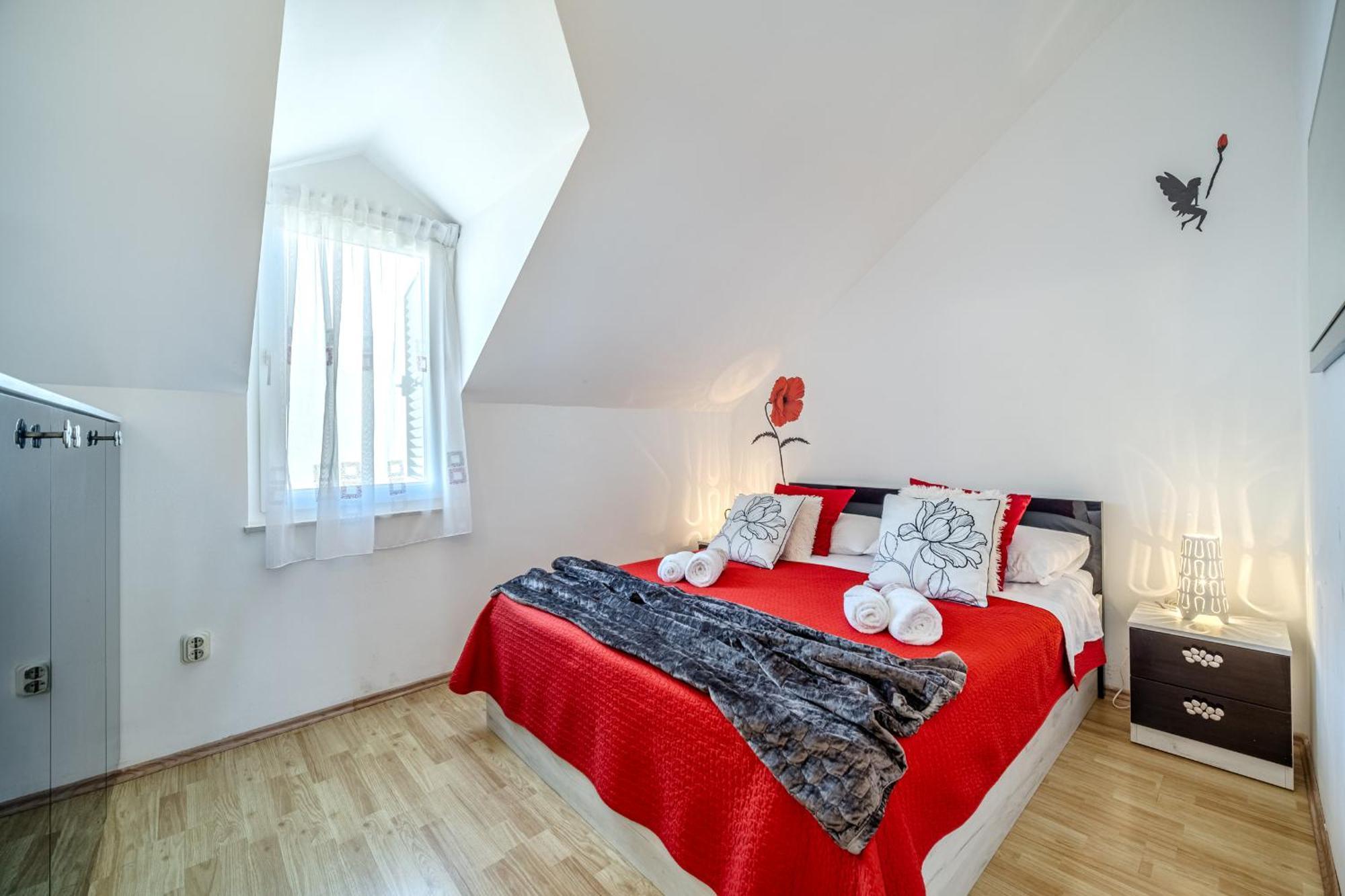 Apartment Milna - With Swimming Pool & Amazing Seaviews, Above Bijaka Beach 外观 照片