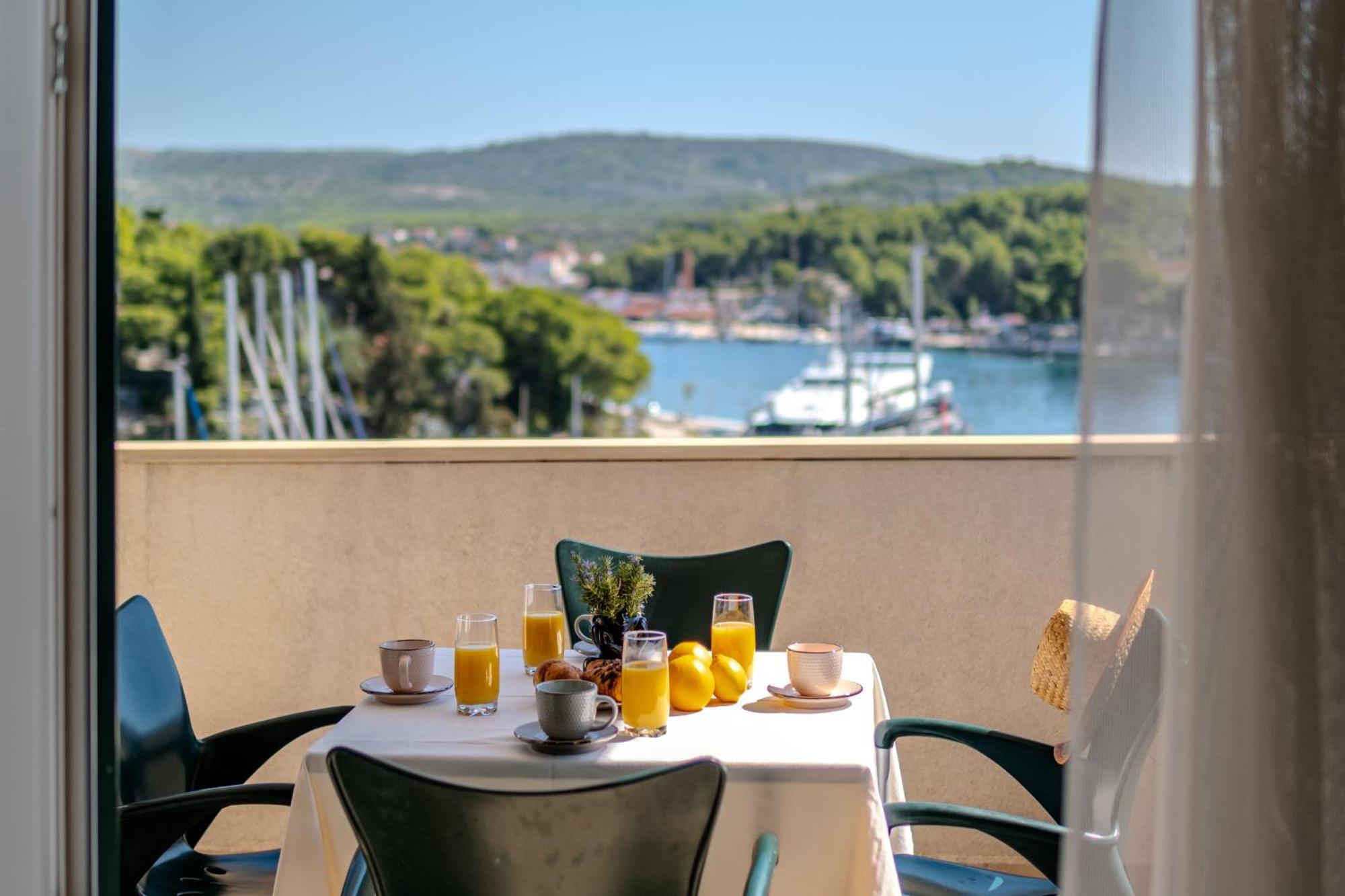 Apartment Milna - With Swimming Pool & Amazing Seaviews, Above Bijaka Beach 外观 照片