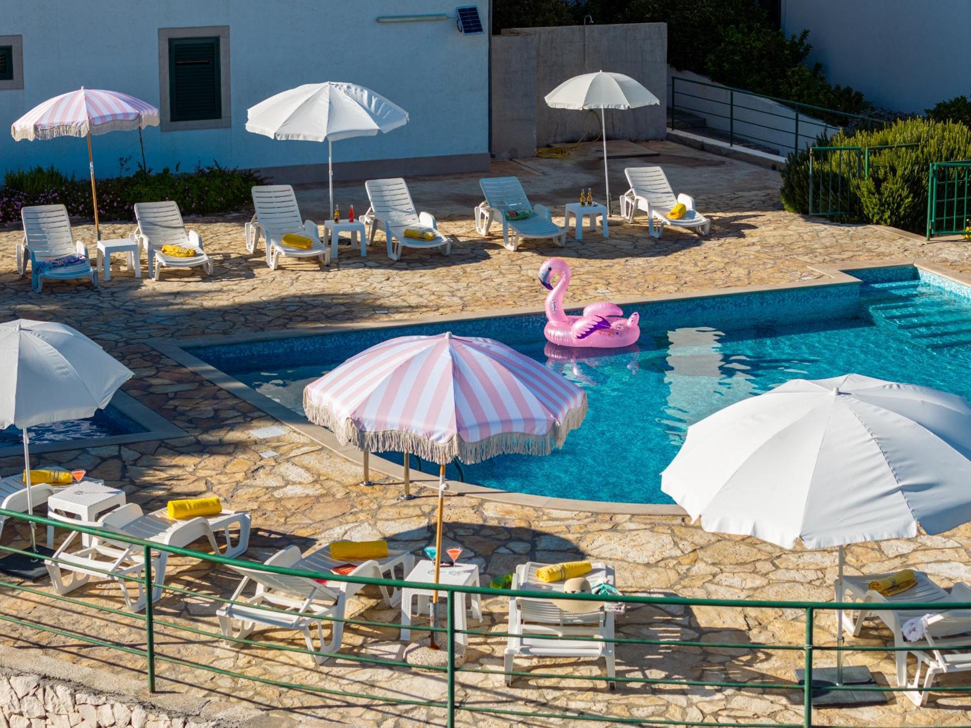 Apartment Milna - With Swimming Pool & Amazing Seaviews, Above Bijaka Beach 外观 照片