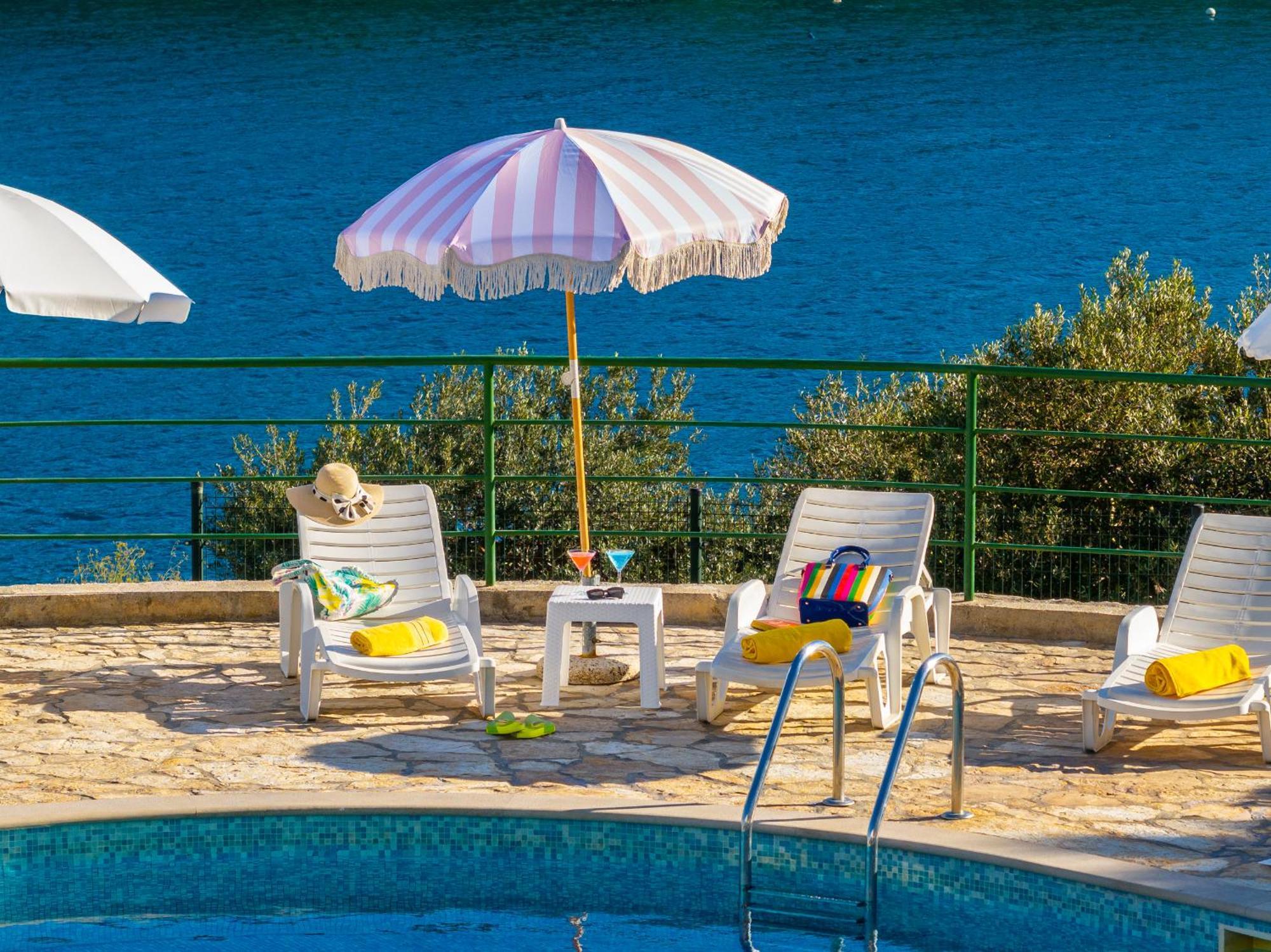 Apartment Milna - With Swimming Pool & Amazing Seaviews, Above Bijaka Beach 外观 照片